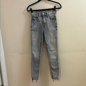 Old Navy Light Gray Ankle Jeans